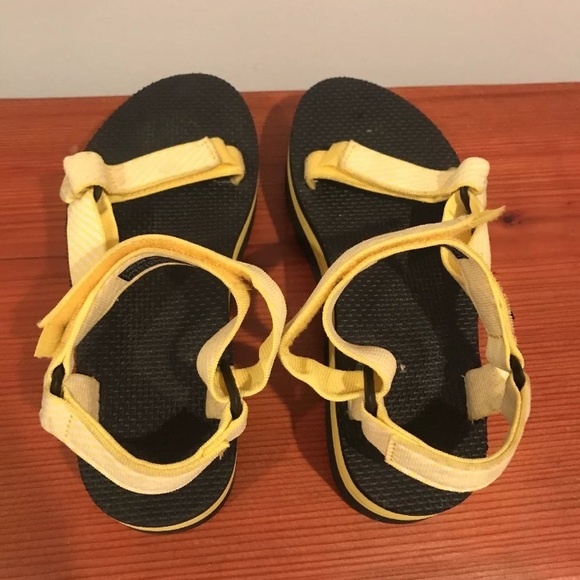 yellow platform tevas